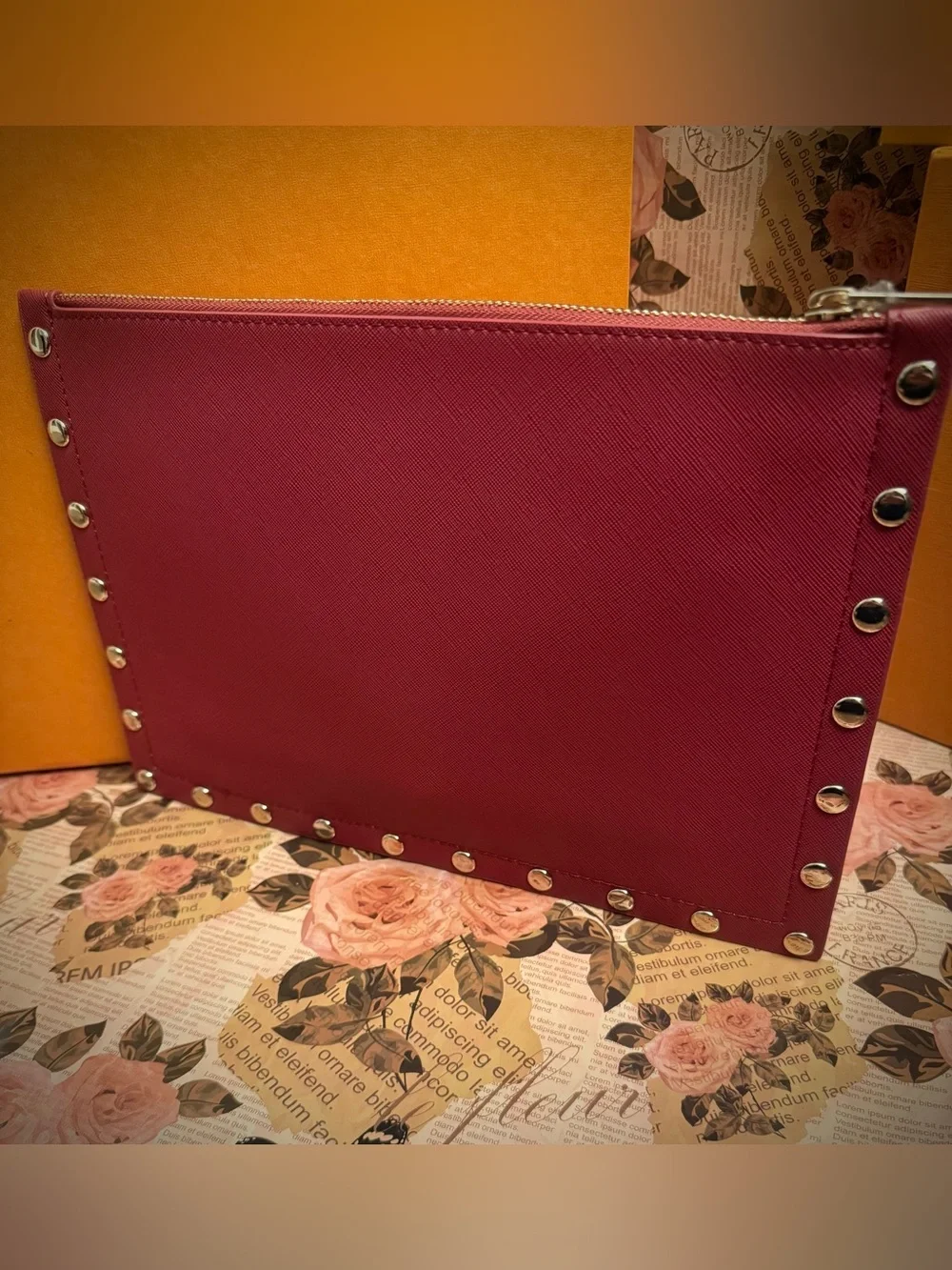 White House Black Market NWOT Floral Studded Zip Clutch - Picture 4 of 8